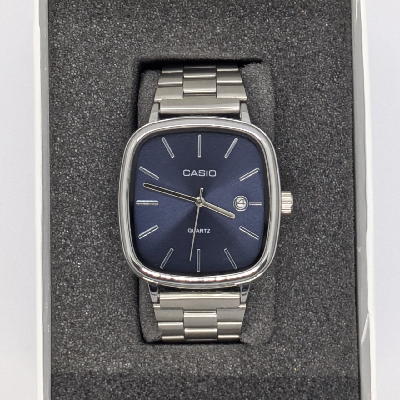 🕰️ montre casio bleu-nuit