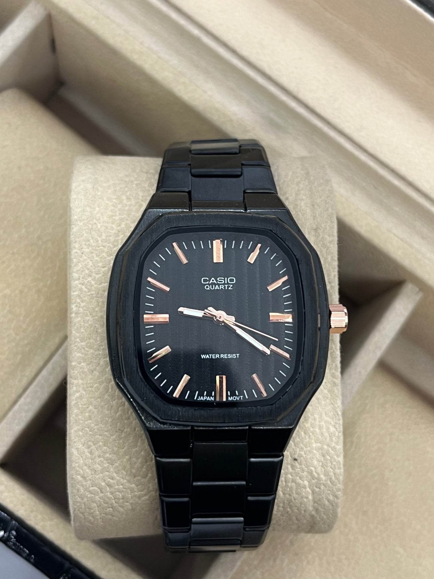 dernière collection casio noir/noir